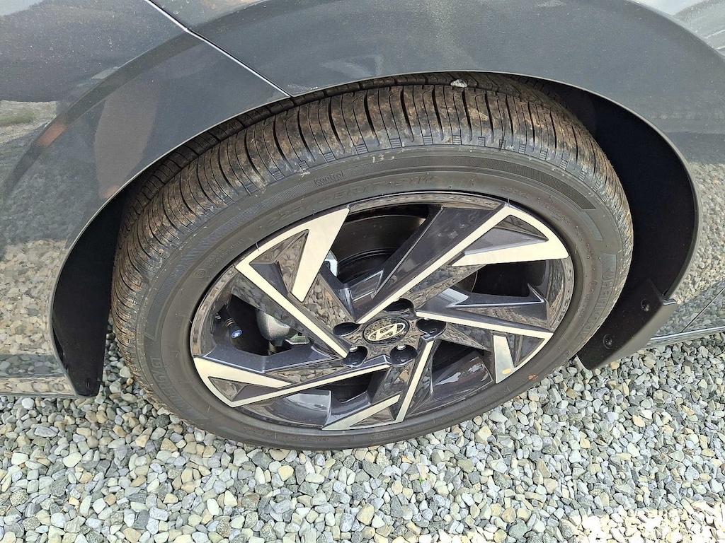 New 2026 Hyundai Elantra Limited Sedan