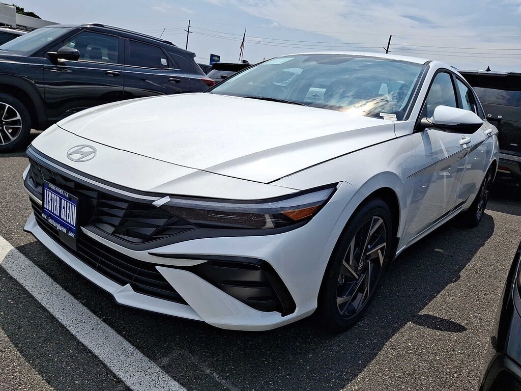 New 2026 Hyundai Elantra Limited Sedan