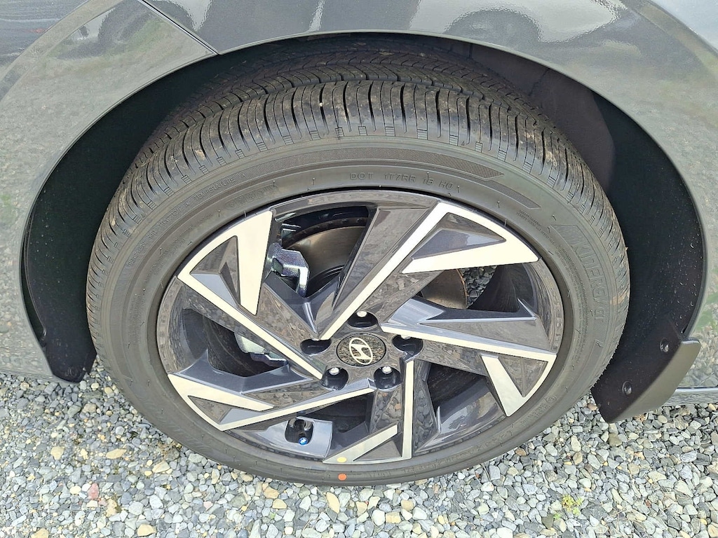 New 2026 Hyundai Elantra Limited Sedan