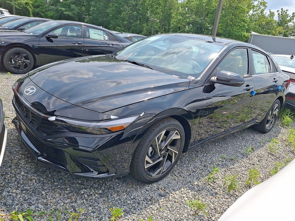 New 2026 Hyundai Elantra Limited Sedan