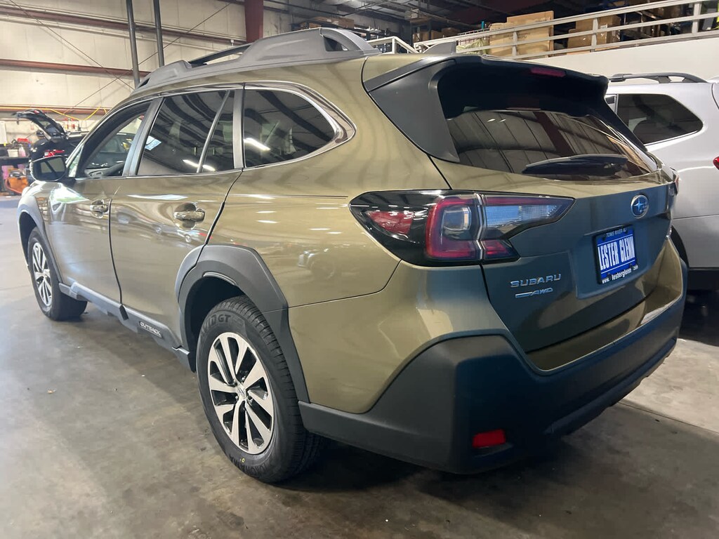 Used 2024 Subaru Outback Premium SUV