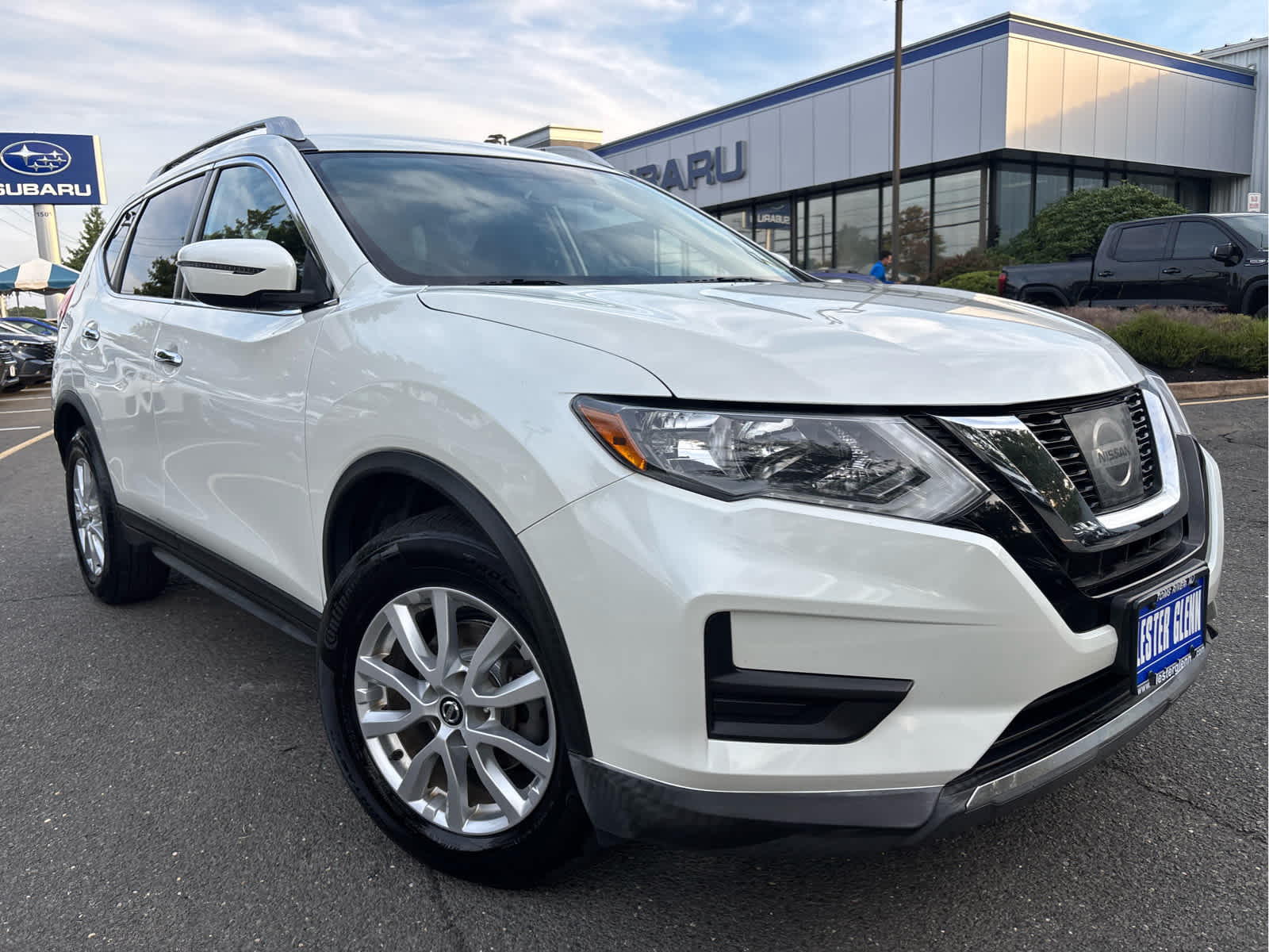 Used 2017 Nissan Rogue SV with VIN KNMAT2MVXHP572872 for sale in Toms River, NJ