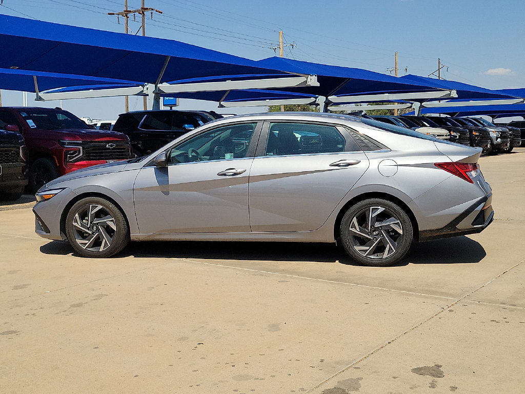 Used 2025 Hyundai Elantra SEL Convenience