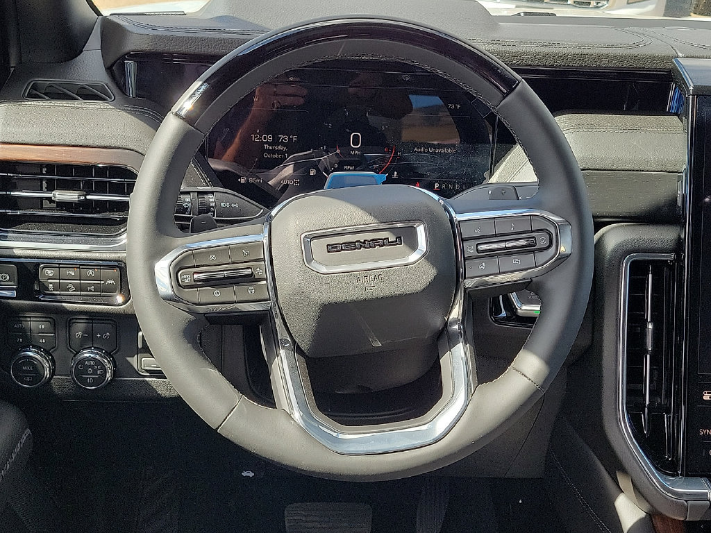 2026 GMC Yukon Denali - Photo 18