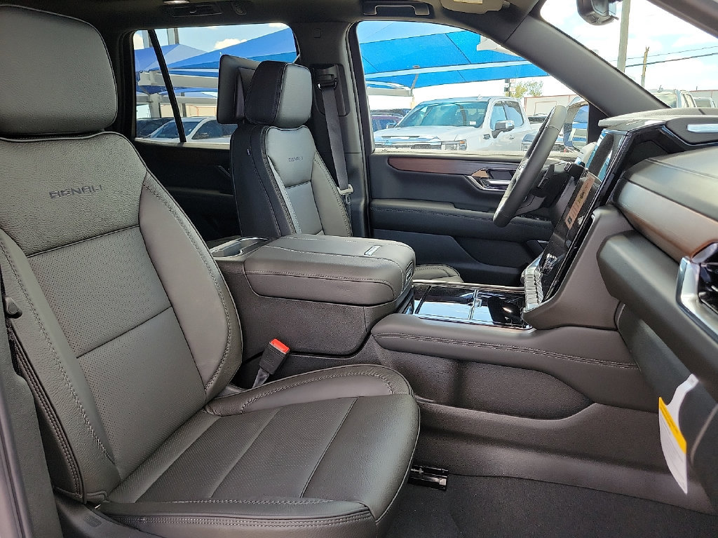 2026 GMC Yukon Denali - Photo 24