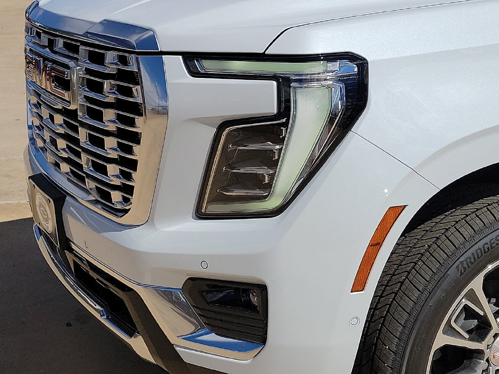2026 GMC Yukon Denali - Photo 13
