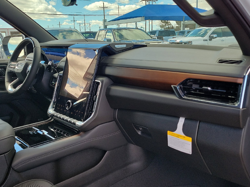 2026 GMC Yukon Denali - Photo 26