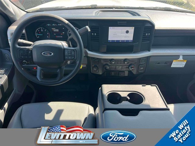 2026 Ford F-550 Super Duty Chassis Cab XL - Photo 8
