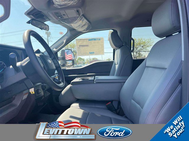 2026 Ford F-550 Super Duty Chassis Cab XL - Photo 9