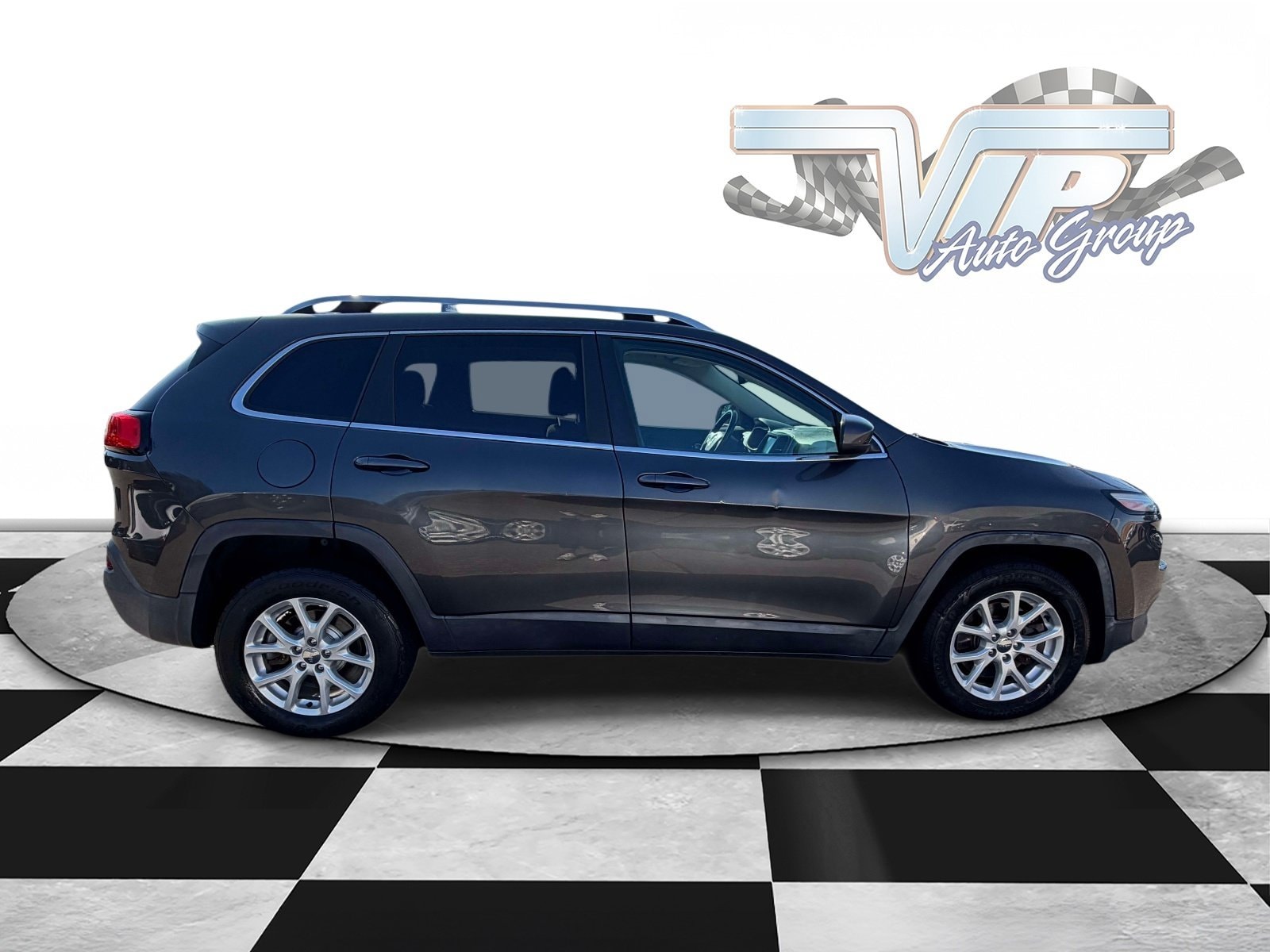 Used 2016 Jeep Cherokee Latitude with VIN 1C4PJMCS4GW102554 for sale in Levittown, NY