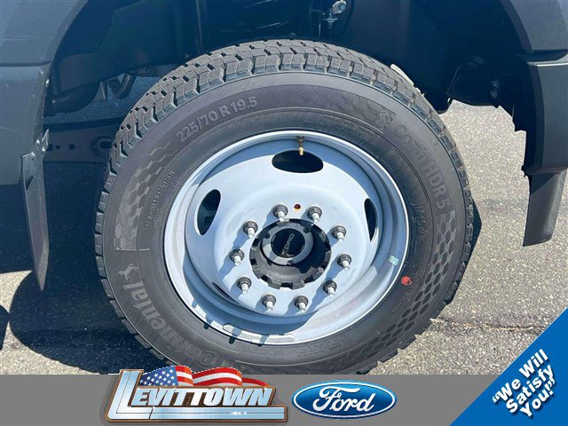 2026 Ford F-550 Super Duty Chassis Cab XL - Photo 6