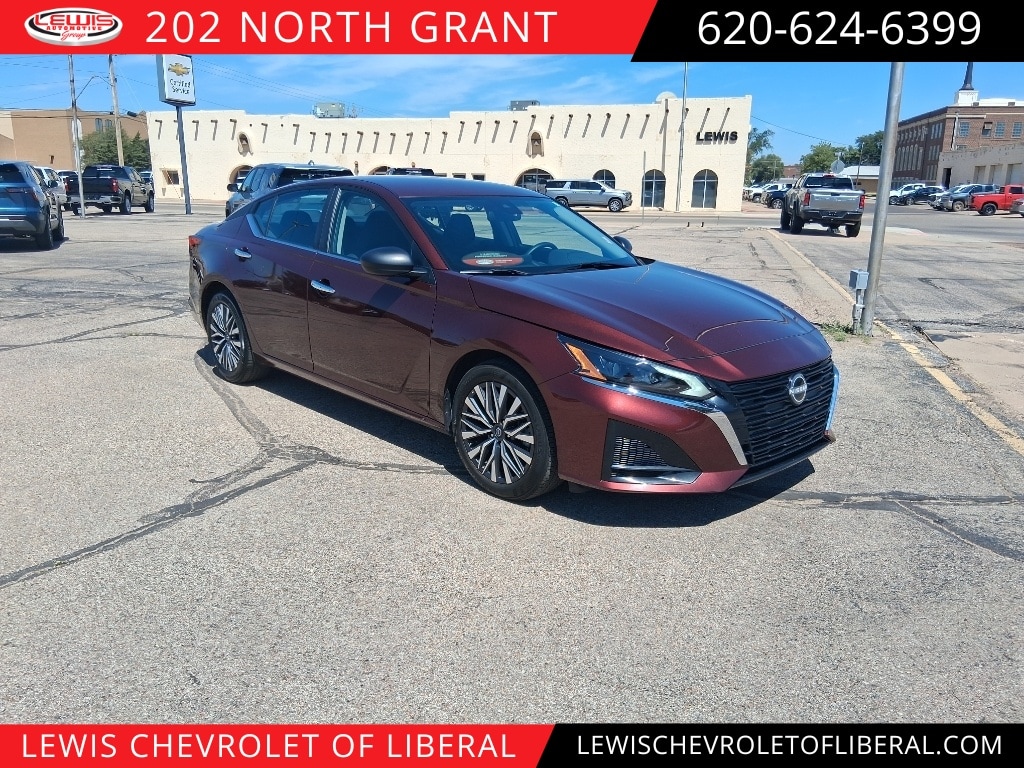Used 2025 Nissan Altima SV Sedan