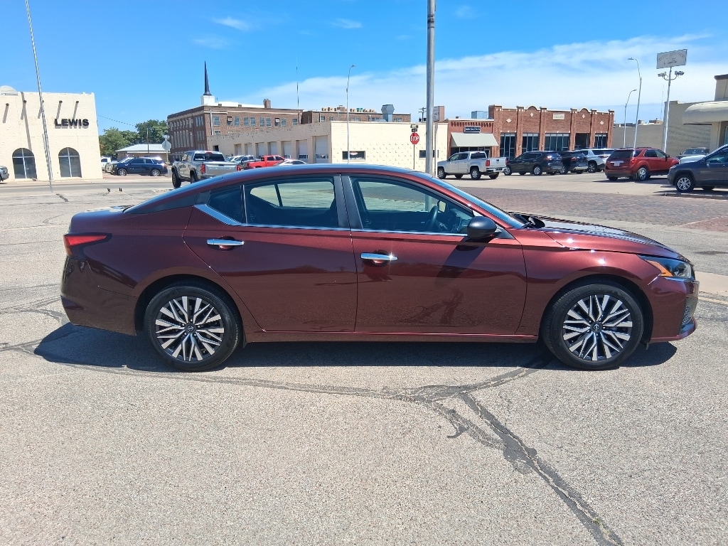 Used 2025 Nissan Altima SV Sedan