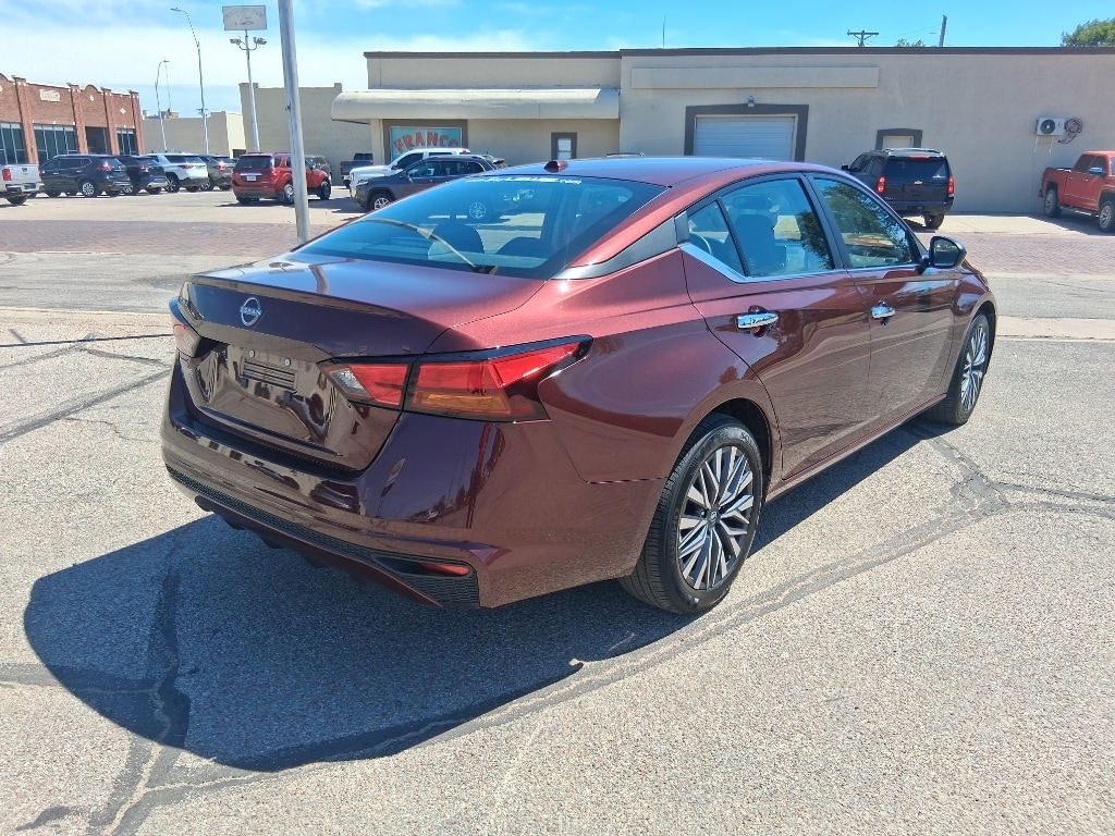 Used 2025 Nissan Altima SV Sedan