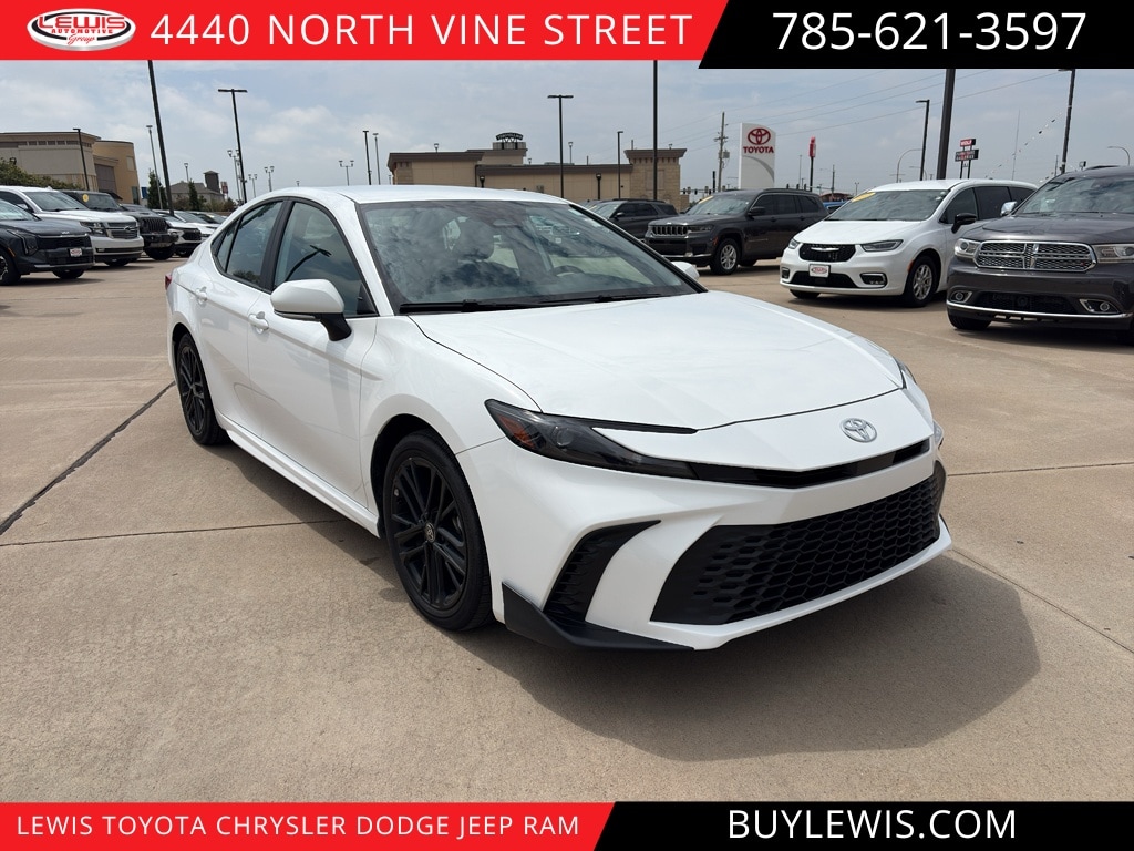 Used 2025 Toyota Camry Hybrid SE Sedan