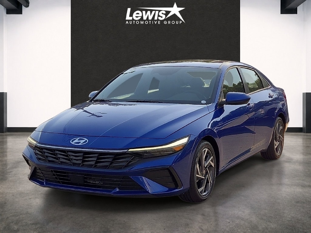 Used 2025 Hyundai Elantra SEL Convenience Sedan