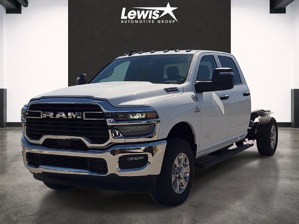 New 2026 Ram 3500 Chassis Cab TRADESMAN CREW 4X4 60' CA Pickup