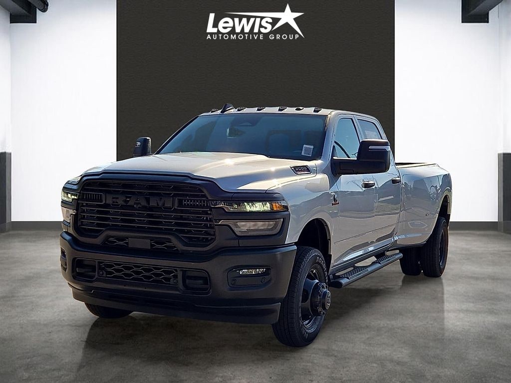 New 2026 Ram 3500 TRADESMAN CREW CAB 4X4 8' BOX Pickup