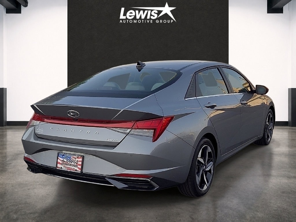 Used 2022 Hyundai Elantra Limited Sedan
