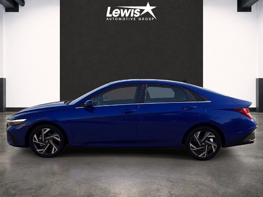 Used 2025 Hyundai Elantra SEL Convenience Sedan