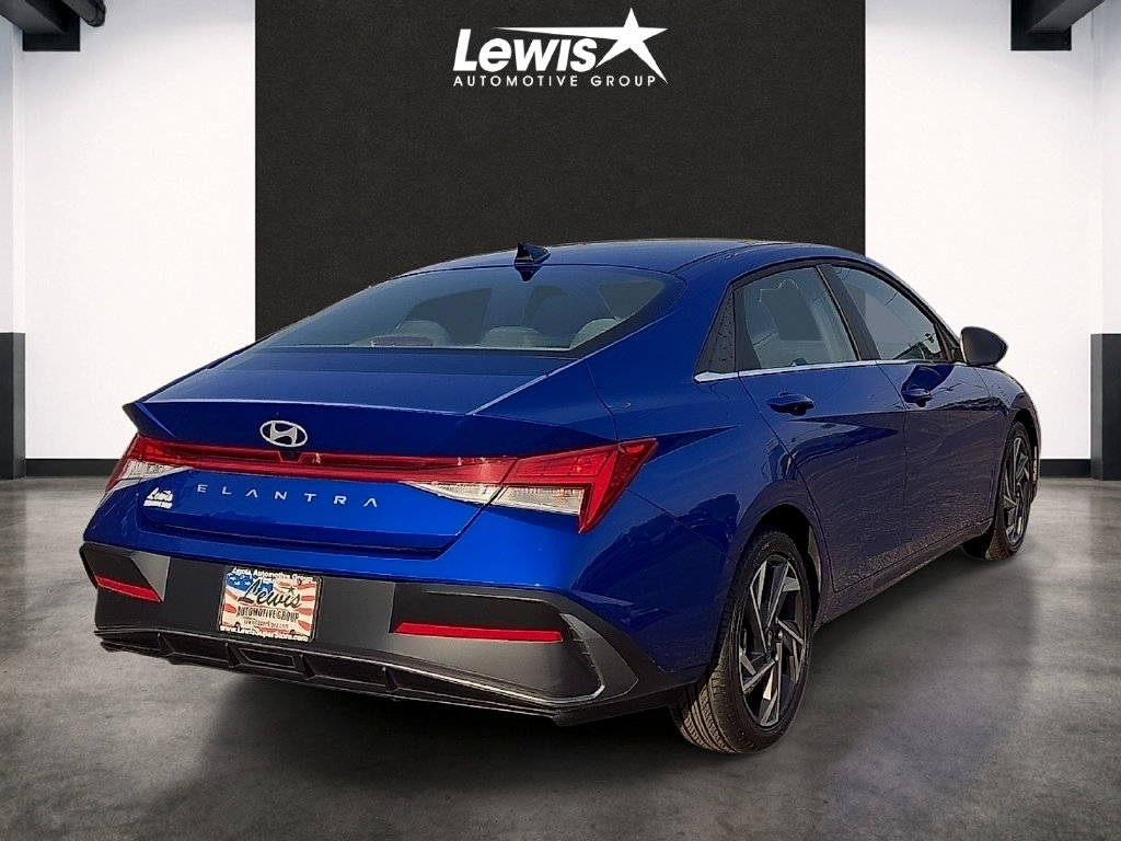 Used 2025 Hyundai Elantra SEL Convenience Sedan