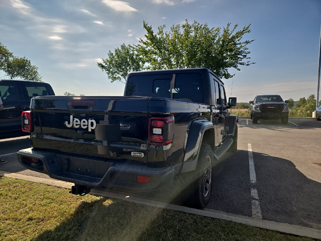 Used 2020 Jeep Gladiator Overland Truck