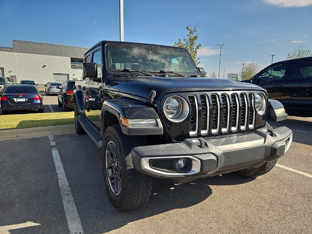 Used 2020 Jeep Gladiator Overland Truck