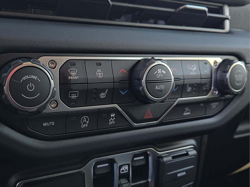 2026 Jeep Wrangler 4-Door Rubicon - Photo 17