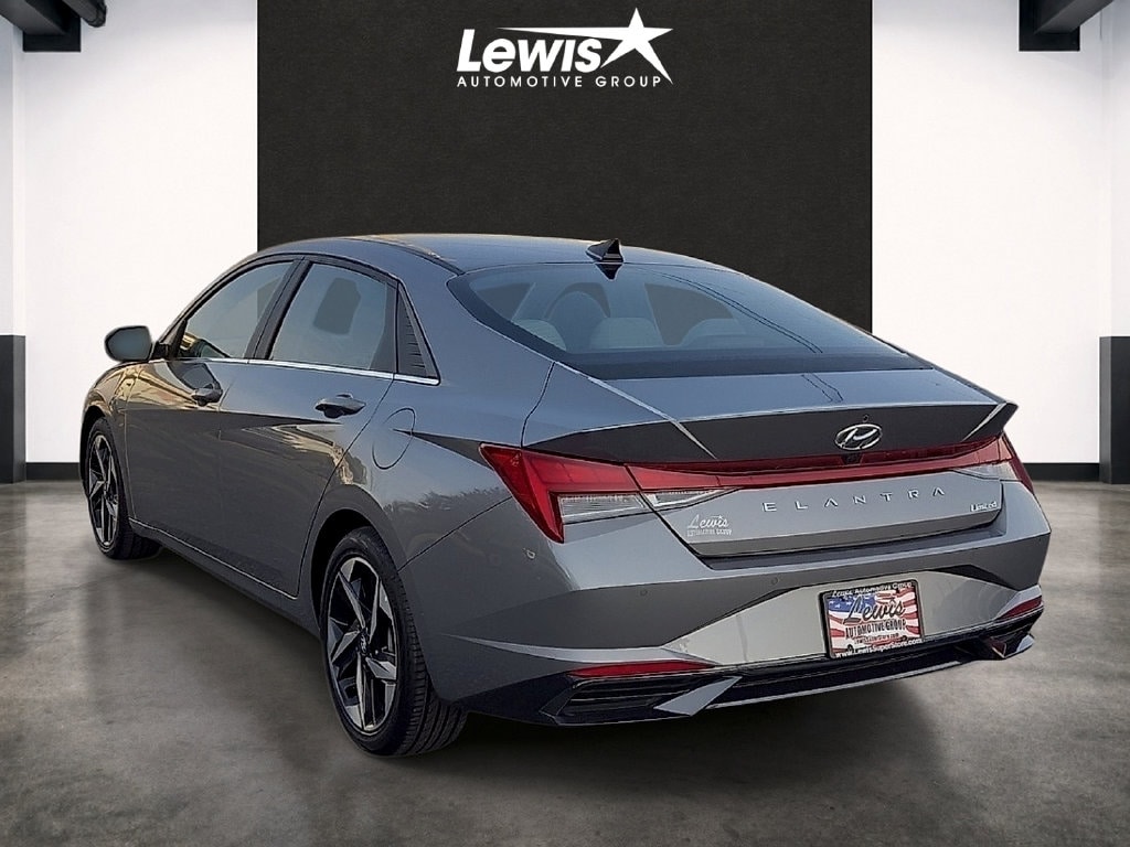 Used 2022 Hyundai Elantra Limited Sedan