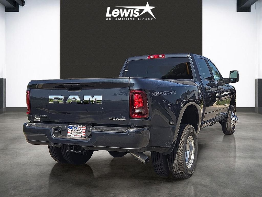 New 2026 Ram 3500 BIG HORN CREW CAB 4X4 8' BOX Pickup