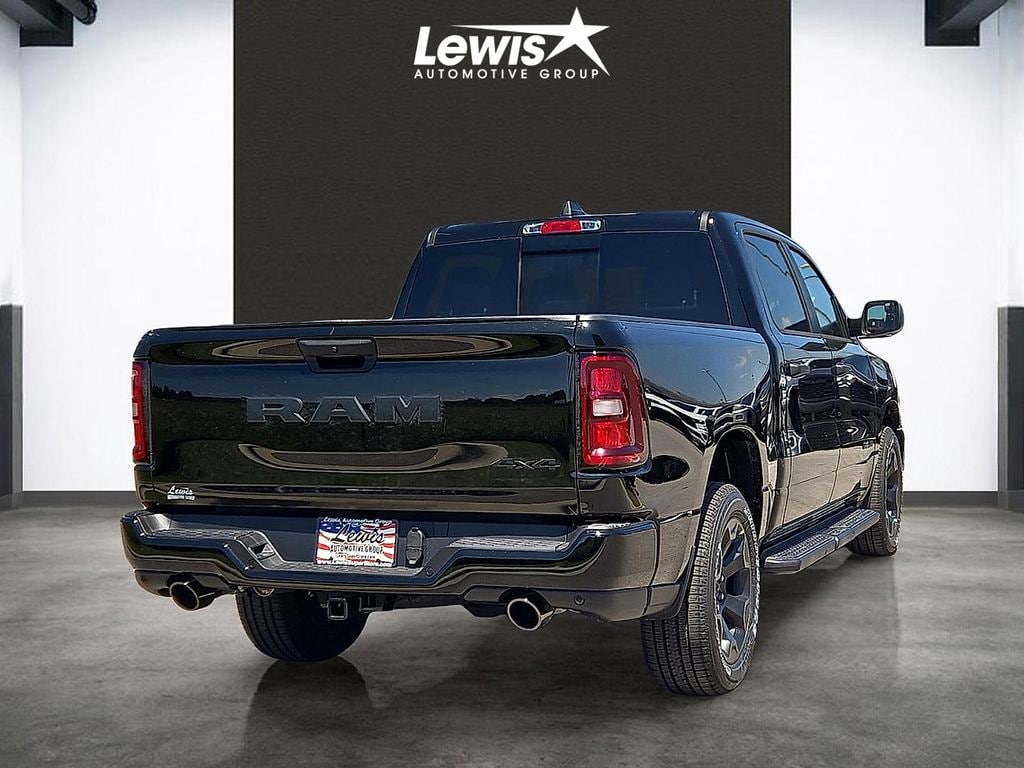 New 2026 Ram 1500 EXPRESS CREW CAB 4X4 5'7 BOX Pickup
