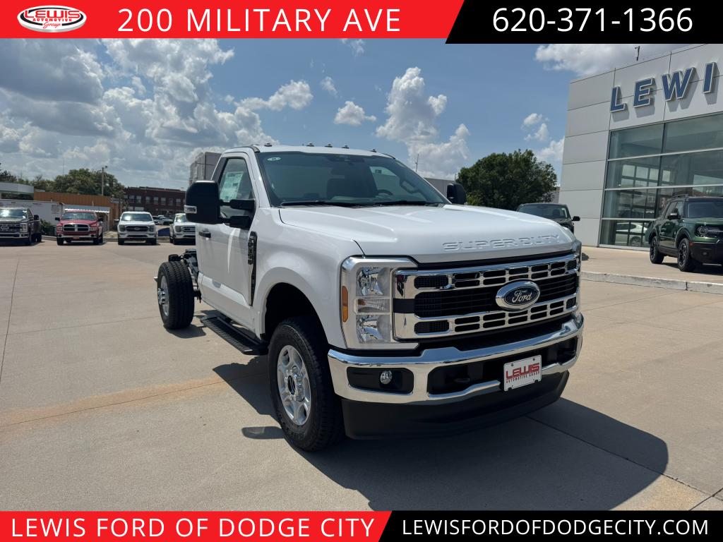 2026 Ford F-350 Super Duty Chassis Cab