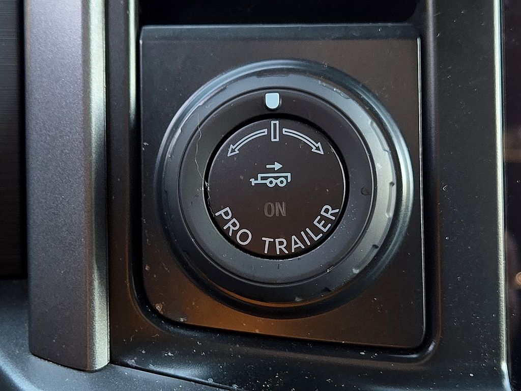 2025 Ford F-150 XLT - Photo 14