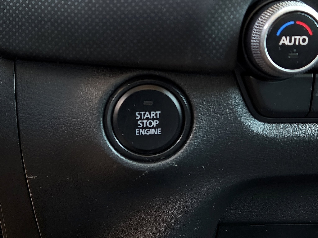 2025 Mazda CX-50 Preferred - Photo 17