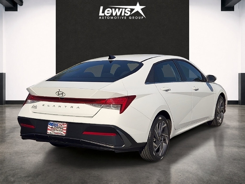 Used 2025 Hyundai Elantra SEL Convenience Sedan