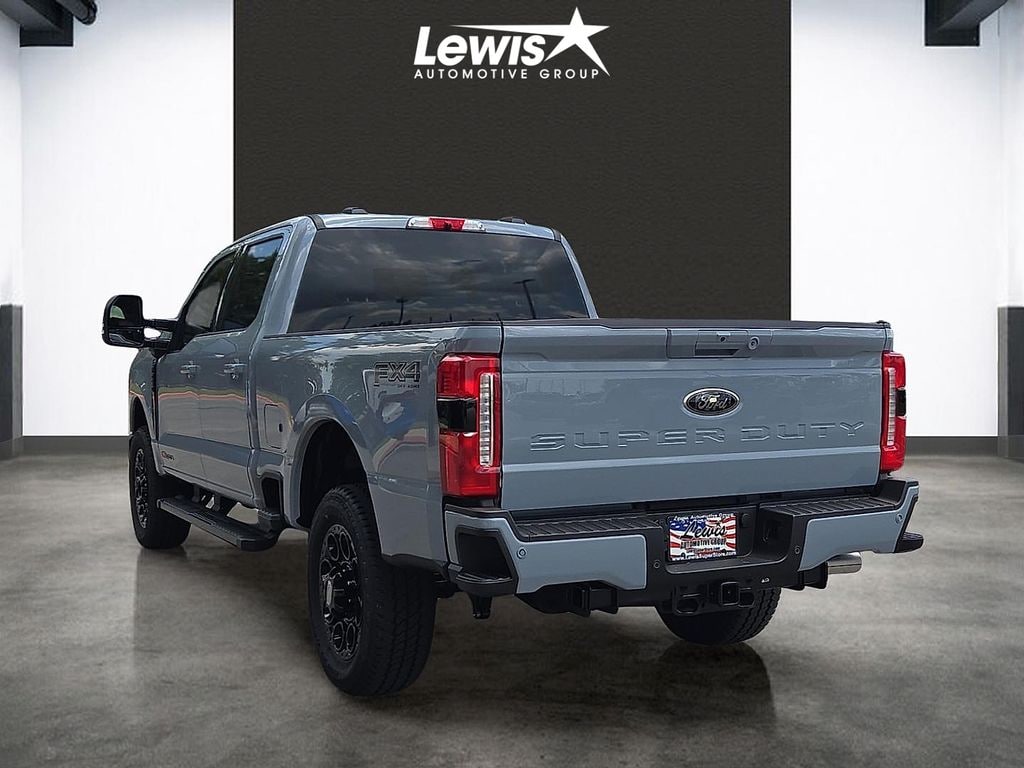 New 2026 Ford F-250SD Lariat Truck Crew Cab