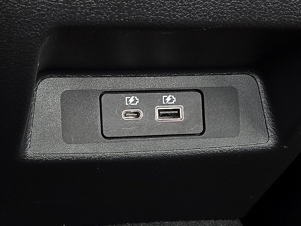 2025 Nissan Altima SR - Photo 10