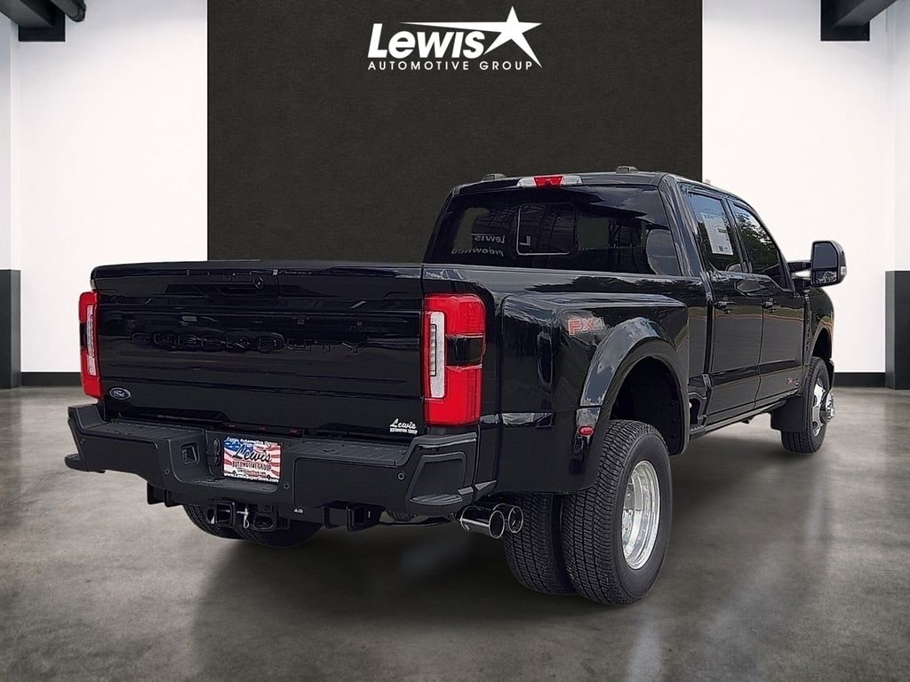 New 2026 Ford F-350SD Platinum Truck Crew Cab