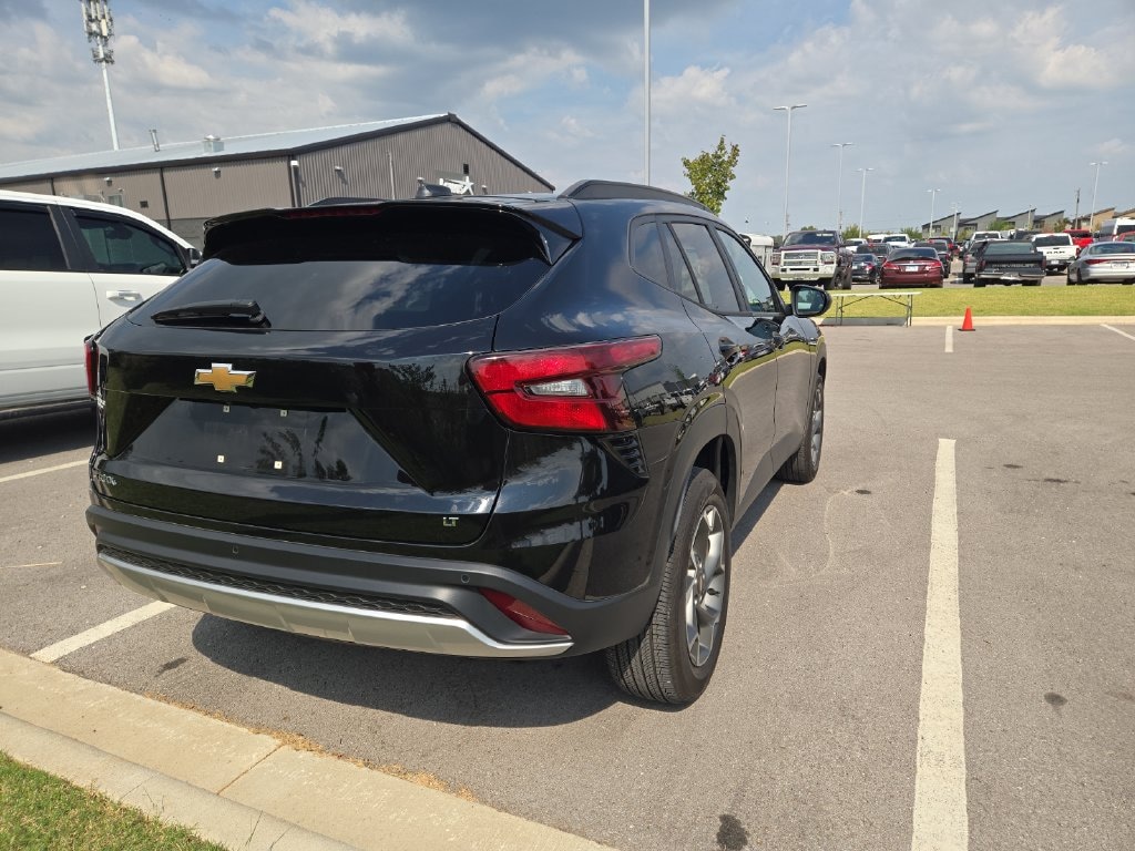 Used 2025 Chevrolet Trax LT SUV