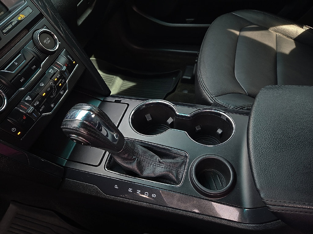 2018 Ford Explorer XLT - Photo 19