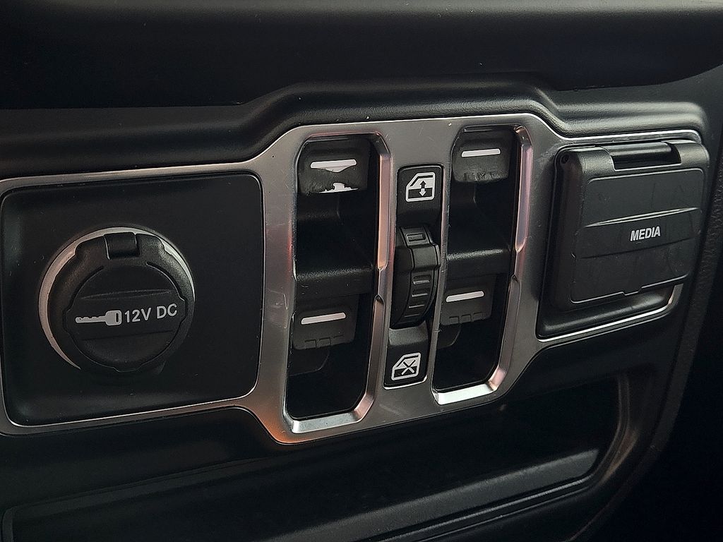 2022 Jeep Gladiator Altitude - Photo 14