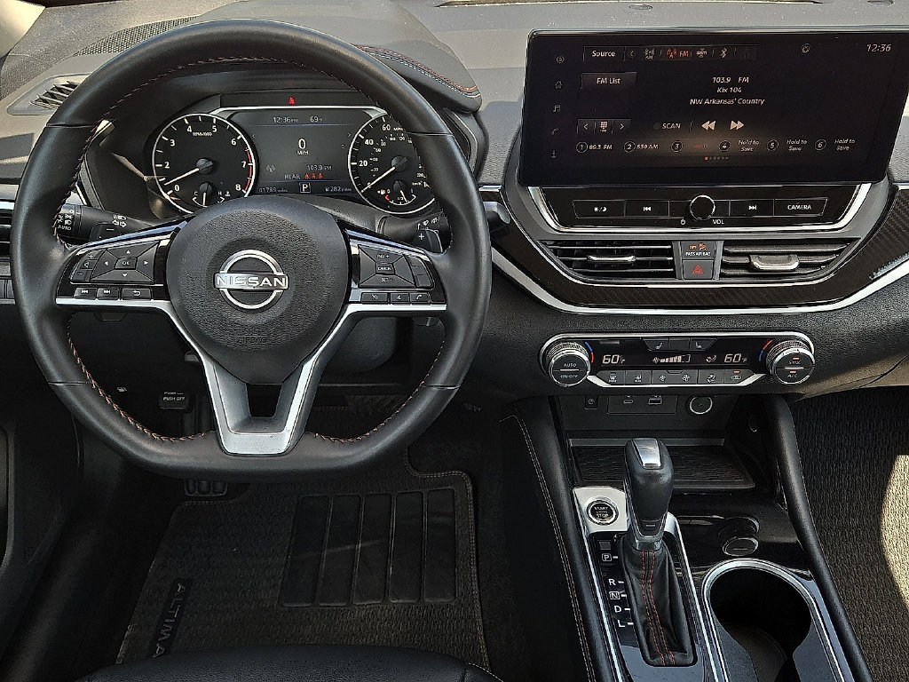 2025 Nissan Altima SR - Photo 11