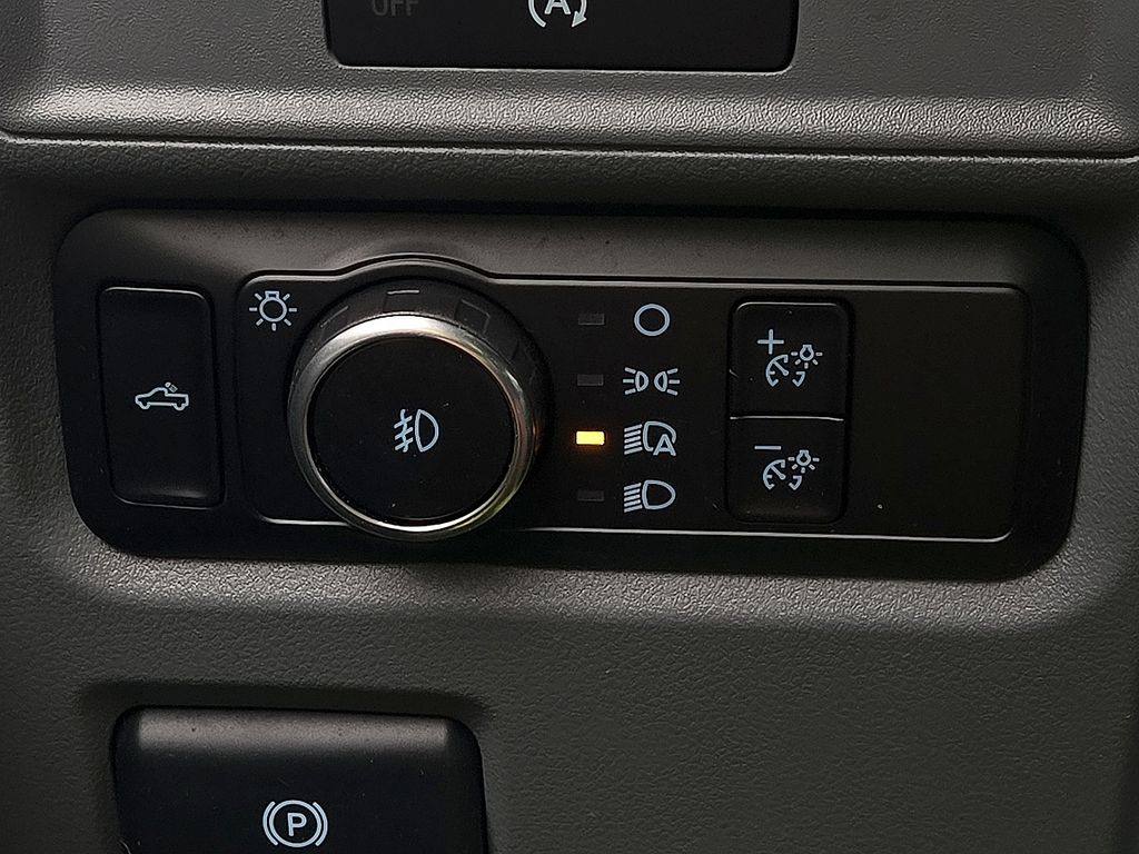 2025 Ford F-150 XLT - Photo 17
