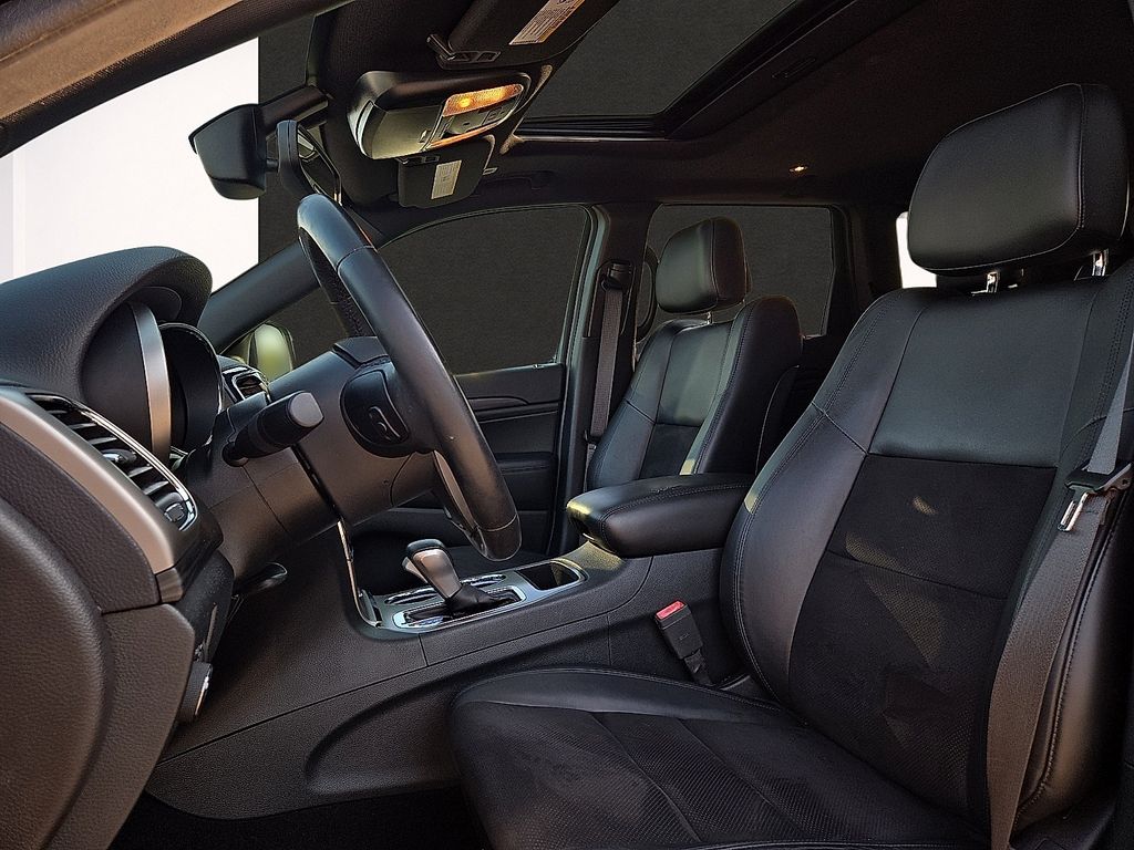 2020 Jeep Grand Cherokee Altitude - Photo 13