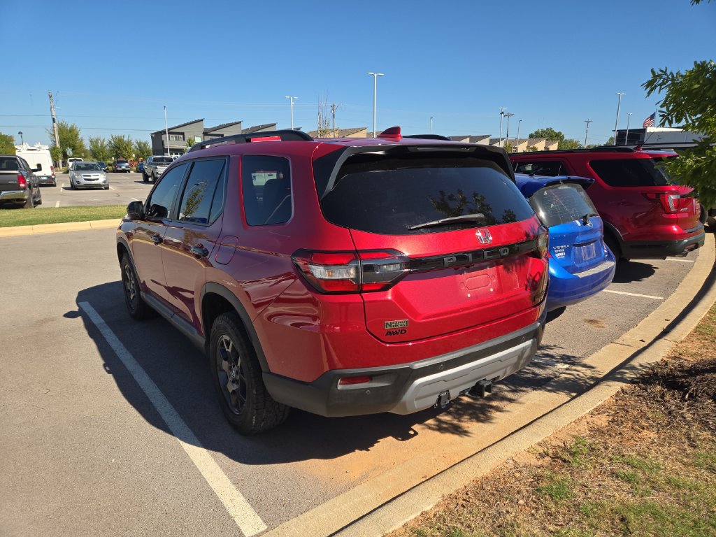 Used 2023 Honda Pilot TrailSport SUV