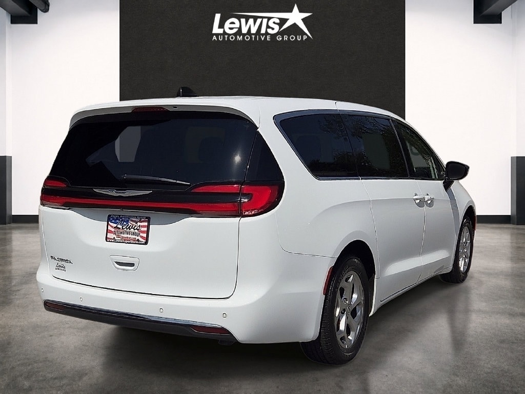 Used 2024 Chrysler Pacifica Touring L Van Passenger Van