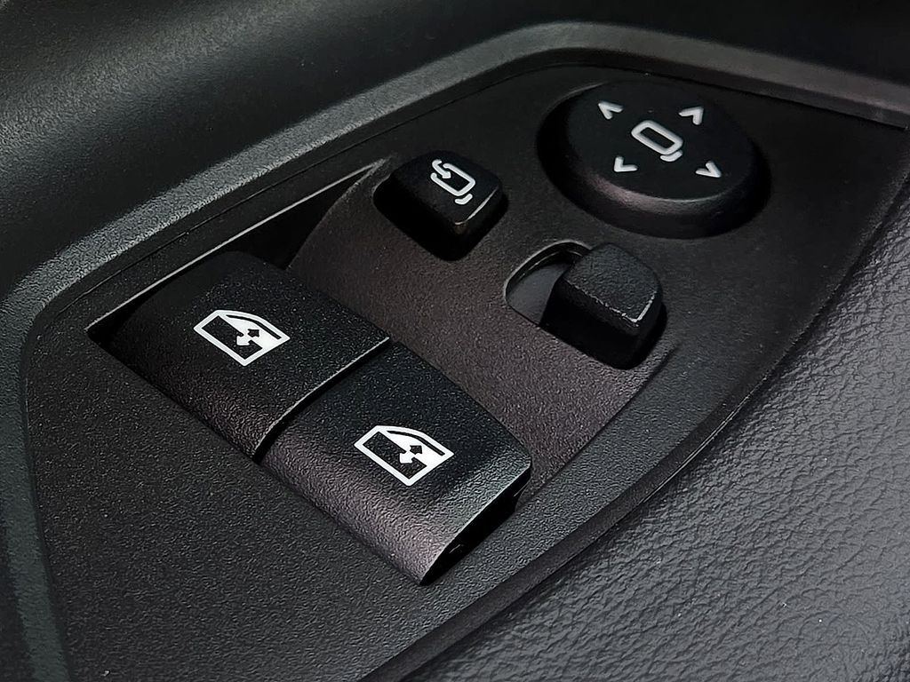 2025 BMW 2 Series 230i - Photo 16