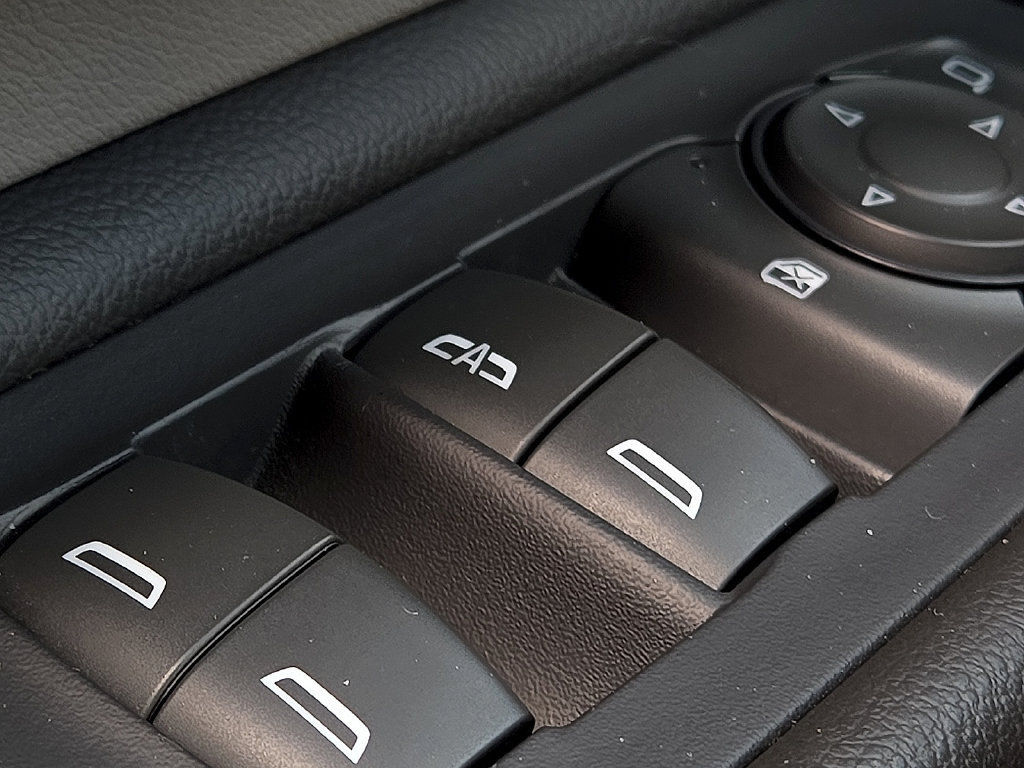 2024 GMC Terrain SLT - Photo 16