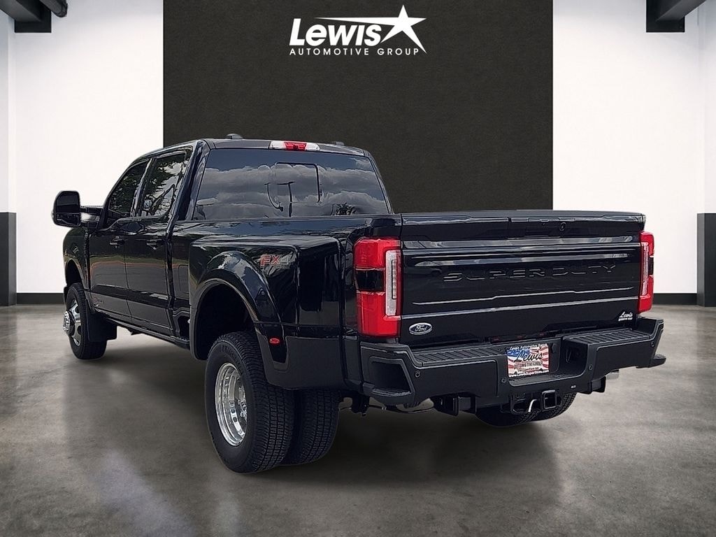 New 2026 Ford F-350SD Platinum Truck Crew Cab
