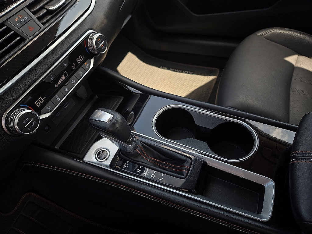 2025 Nissan Altima SR - Photo 20